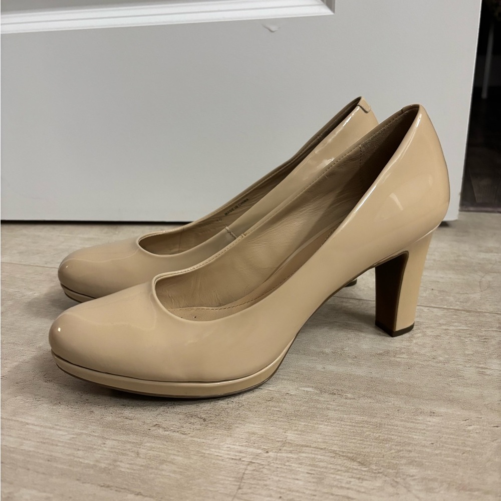 Geox Beige Women's Pumps